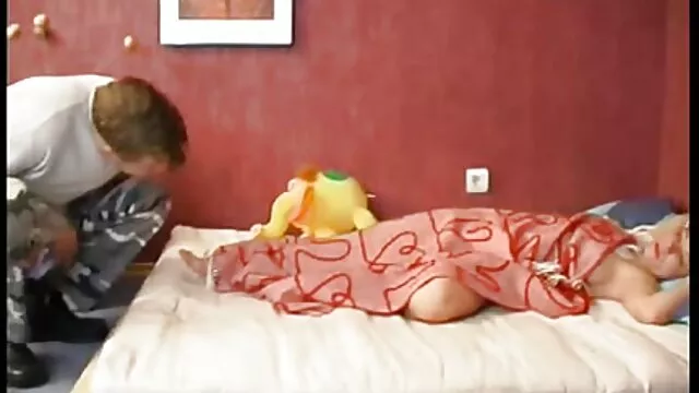 کلر عکس سکسی خارجی سوپر ایوانز در ورزشگاه برای دختری برهنه است
