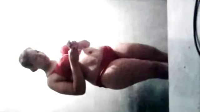 جیدن جیمز با فیلم سوپرسکسی بکن بکن خارجی یک میله سخت به ارگاسم می رود